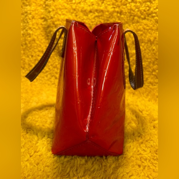 Louis Vuitton Red Vernis Reade PM Embossed Monogram Tote - Picture 3 of 16